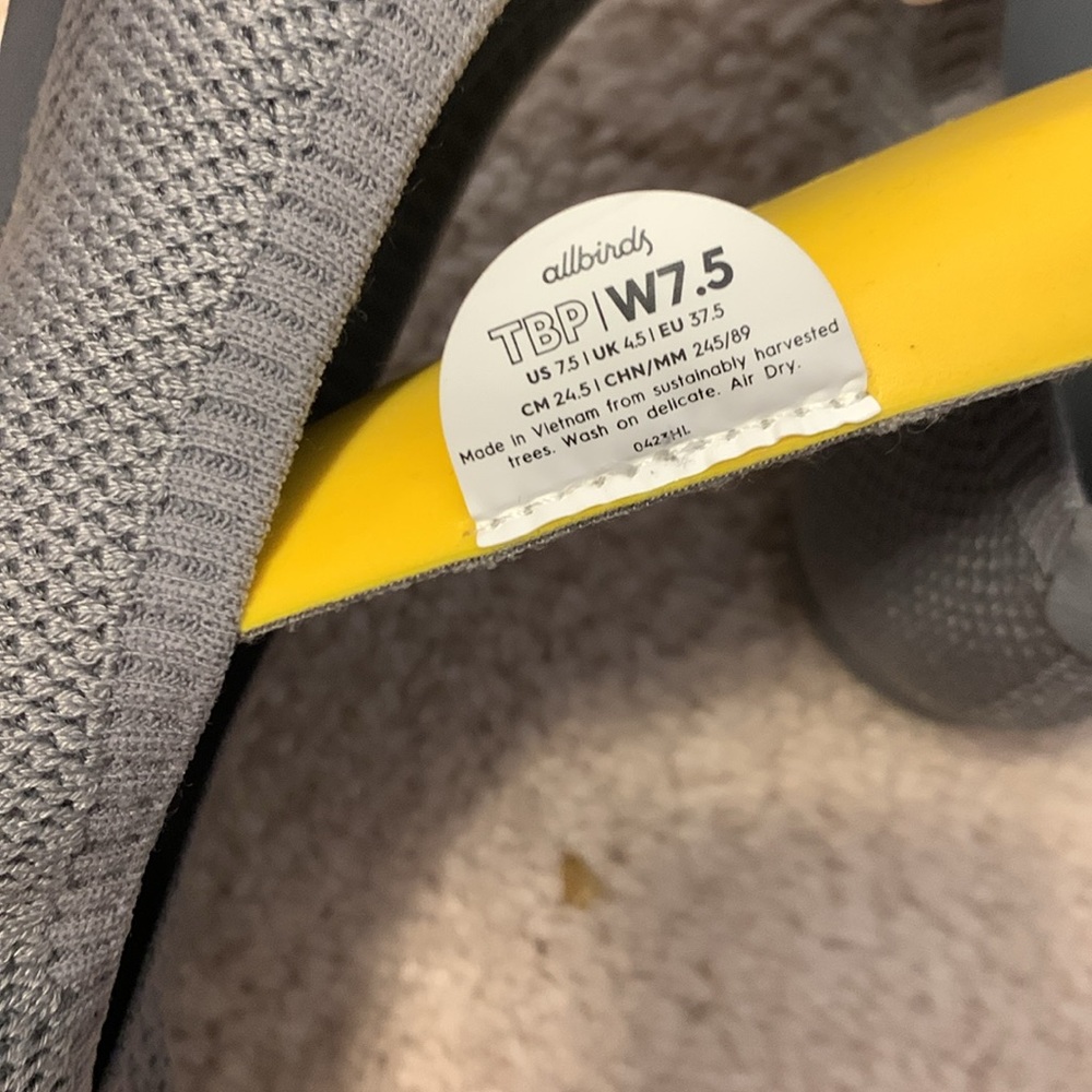 Grey allbirds flats, EUC, w7.5 - Picture 3 of 4